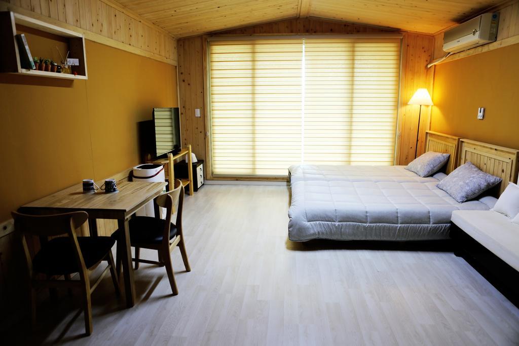 Haevichi Pension Seogwipo Exterior foto